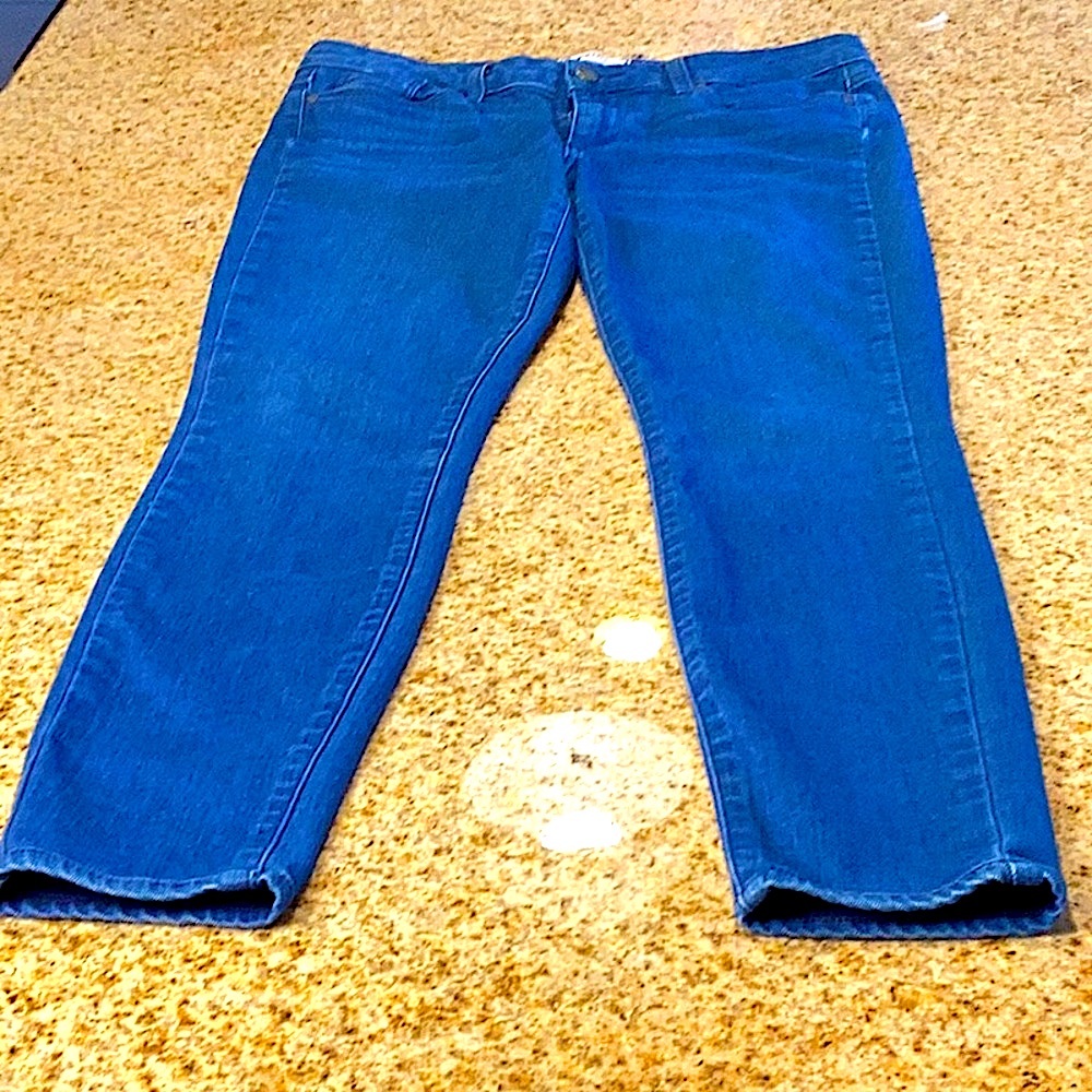 PAIGE VERDUGO ULTRA SKINNY JEANS. MEDIUM WASH. SIZE 31 - Picture 2 of 12